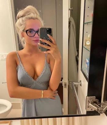 501-585-7949, 28  female escort, Anaheim