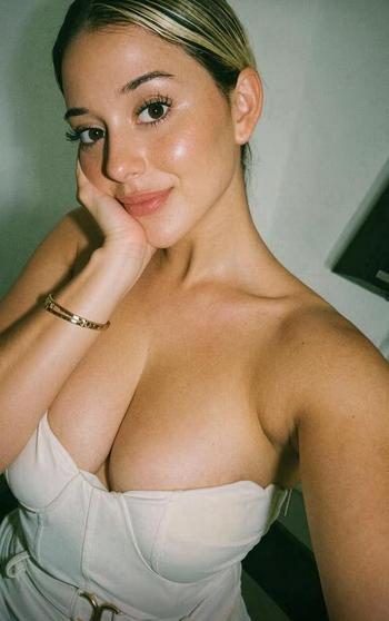 716-543-3482, 25  female escort, Anaheim